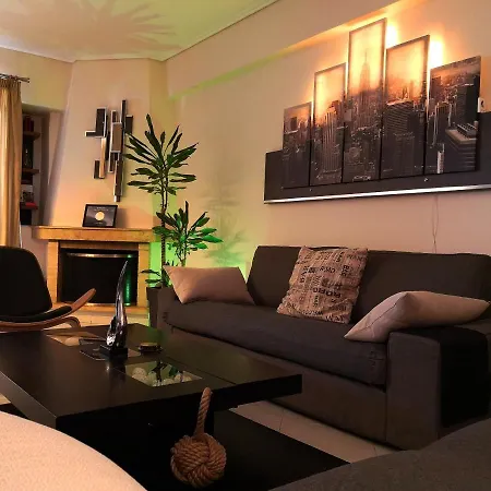Luxury Apartment *