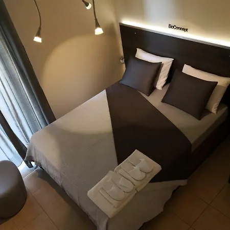 Luxury Apartment *